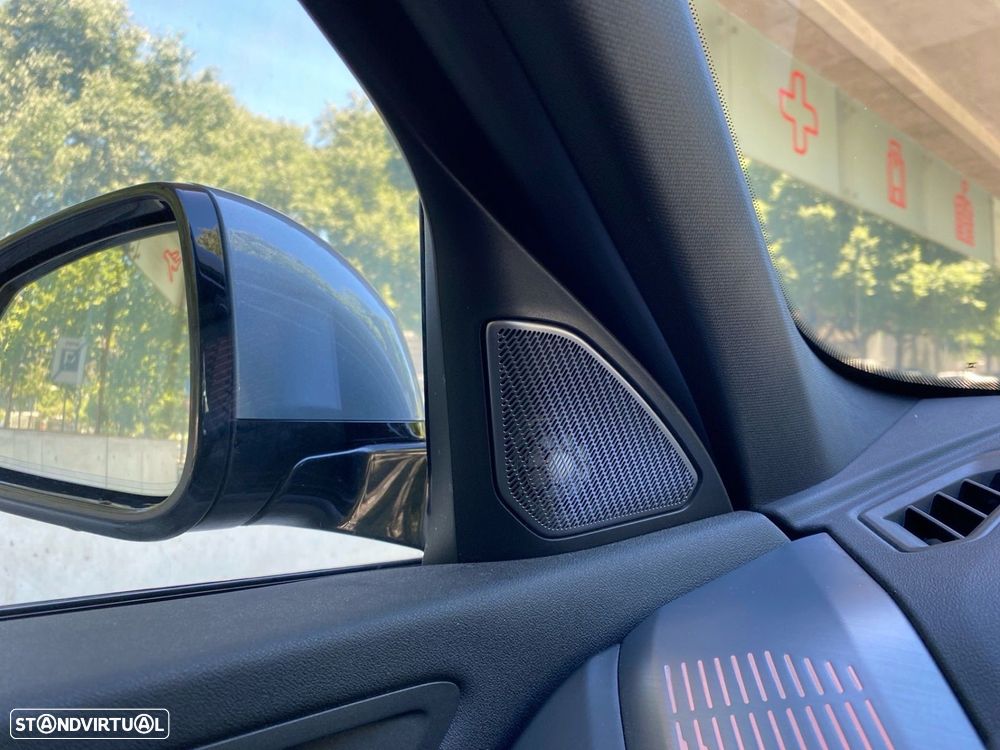 BMW 118 d Pack Desportivo M Pro - 17