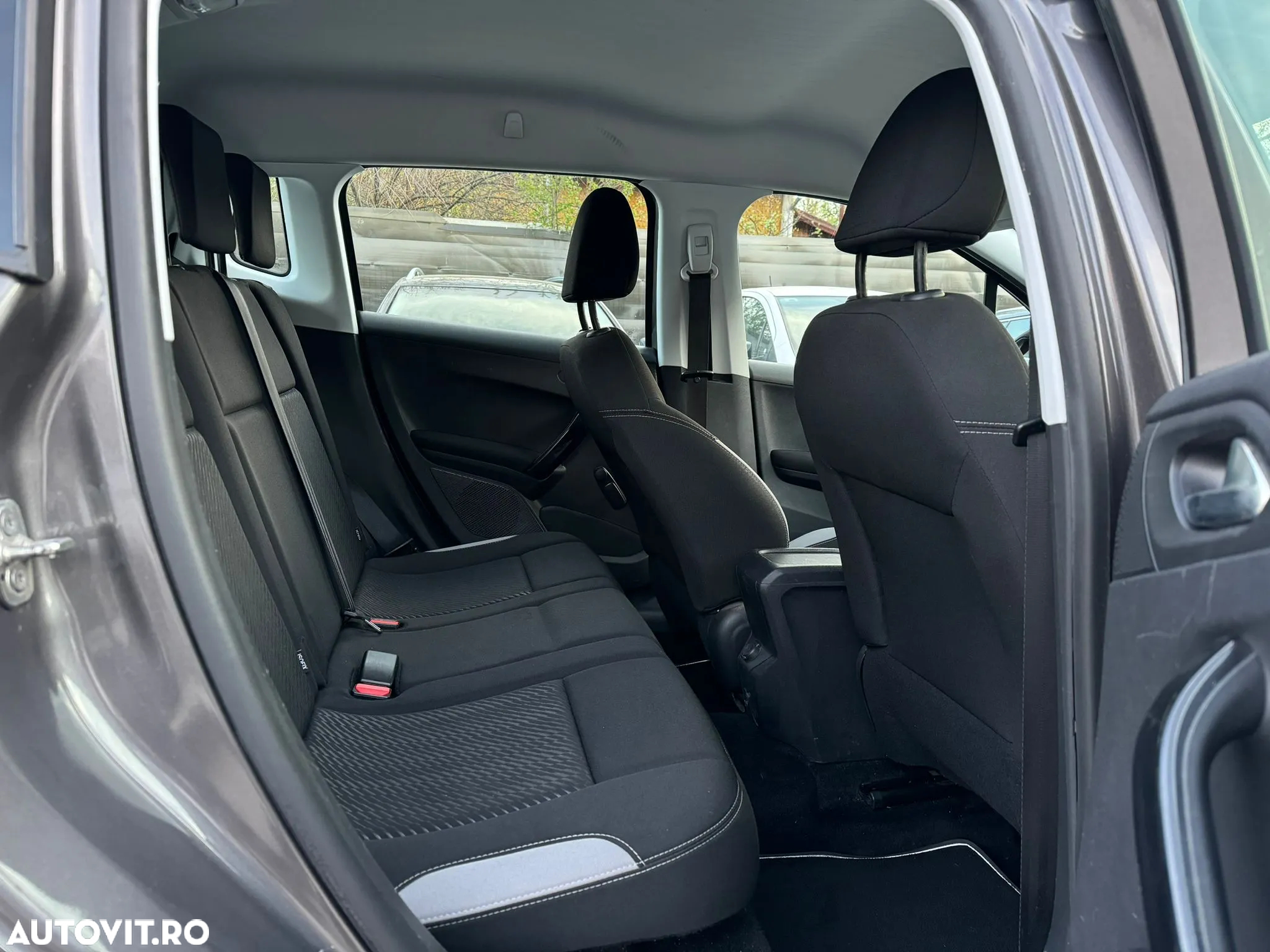 Peugeot 2008 1.2 L PureTech Allure - 7