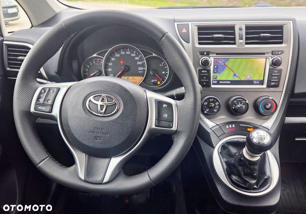 Toyota Verso S 1.33 Premium - 33