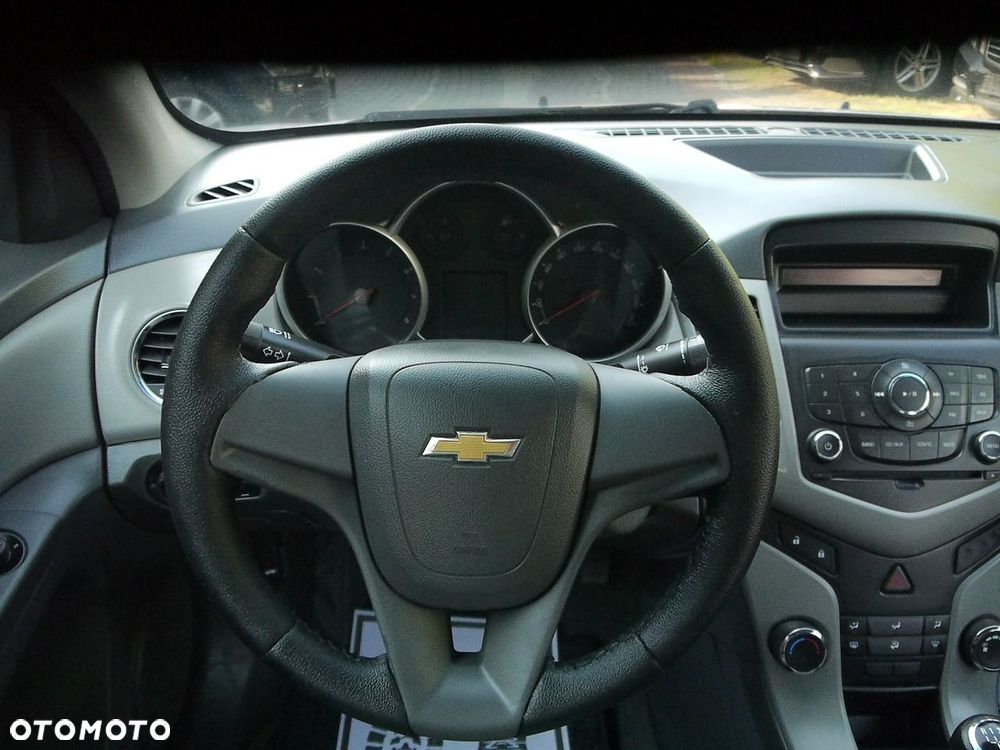 Chevrolet Cruze - 16