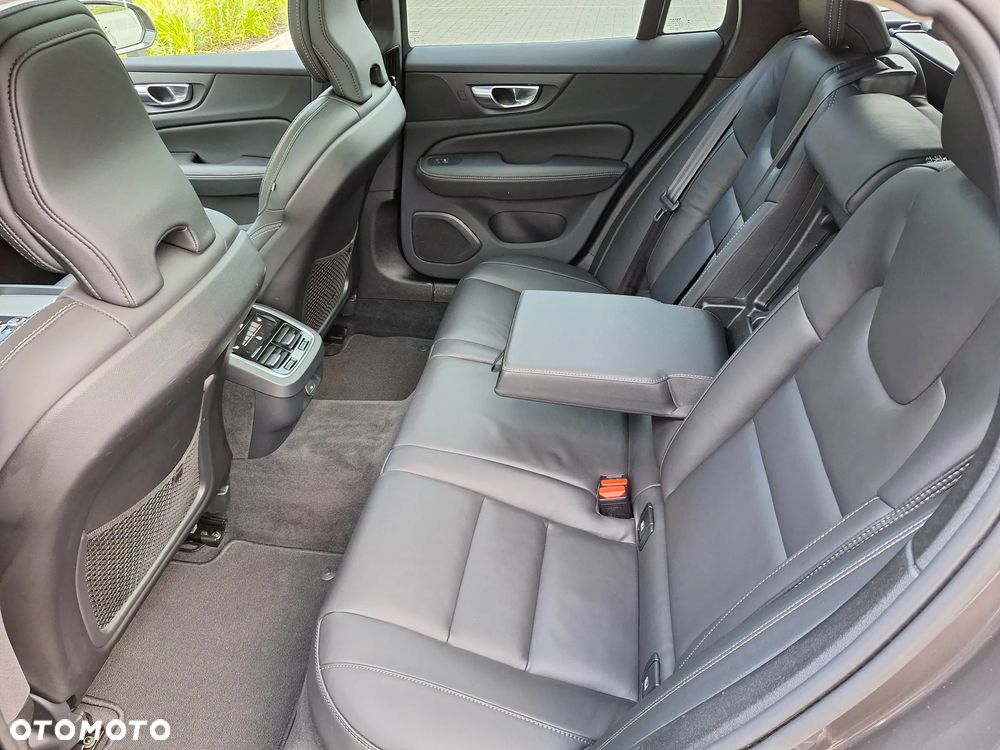 Volvo V60 Cross Country Ultimate B5 B AWD - 21