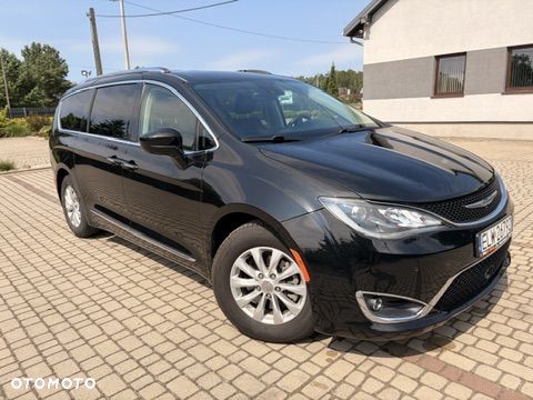Chrysler Pacifica - 1