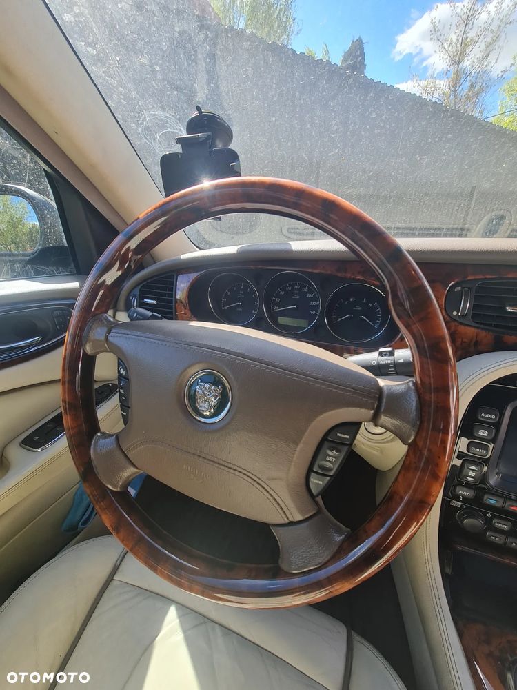 Jaguar XJ XJ8 4.2 LWB Sovereign - 9