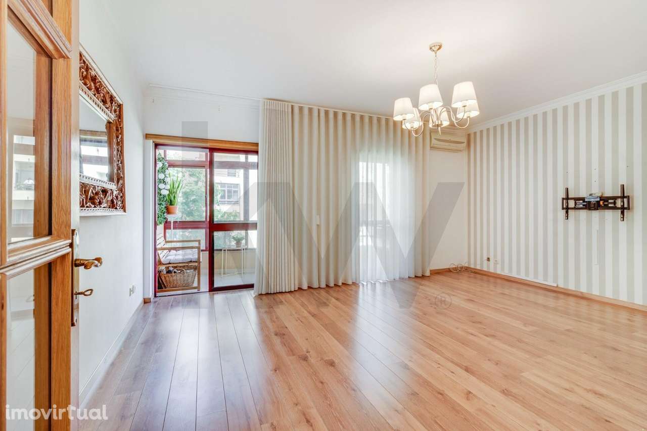 Apartamento T2 com Varandas, Terraço e Estacionamento  – Localização P - Grande imagem: 5/32