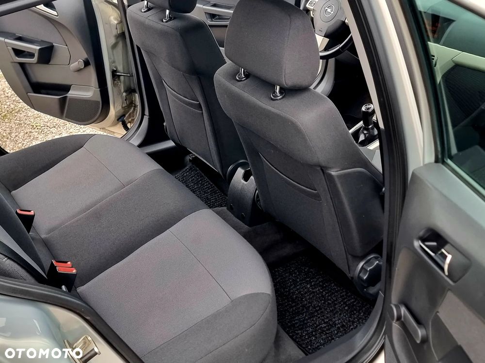 Opel Astra 1.6 Cosmo - 17