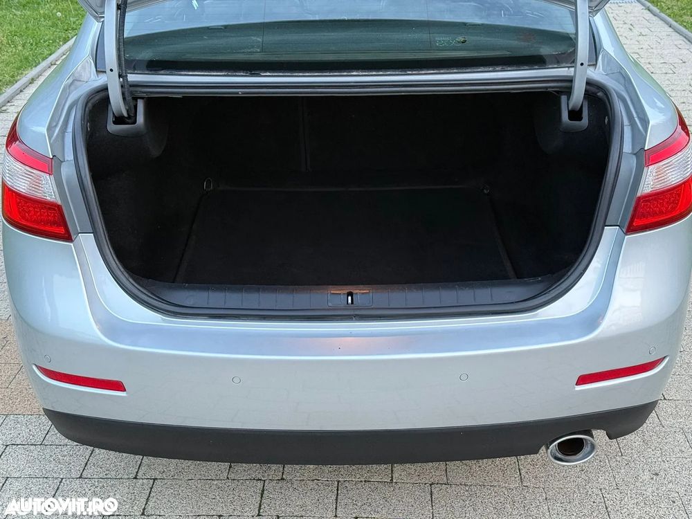 Renault Latitude 2.0 dCi Luxury - 21