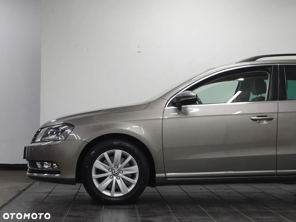 Volkswagen Passat - 16