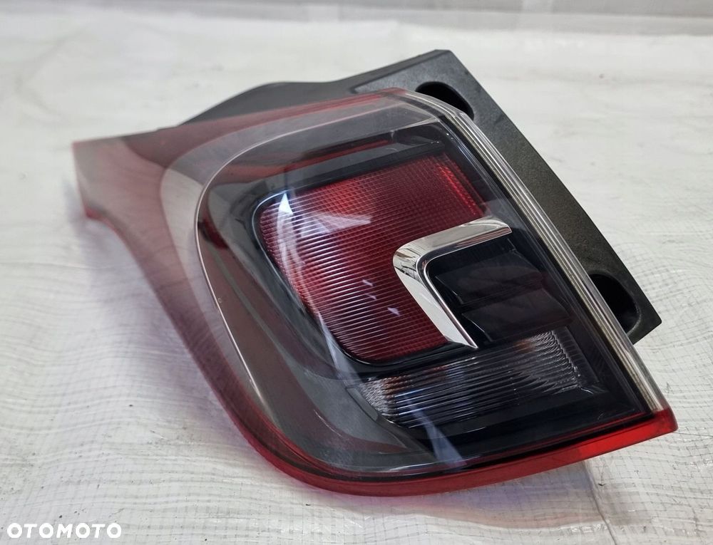 Lampa Lewa Tył Tylna Opel Crossland X