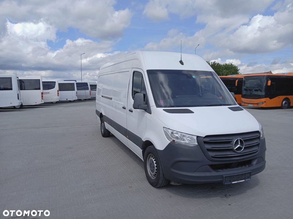 Mercedes-Benz Sprinter - 2