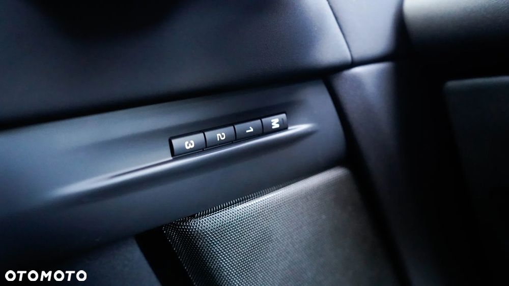 Land Rover Range Rover Evoque 2.0 D200 mHEV Hoxton Edition - 24