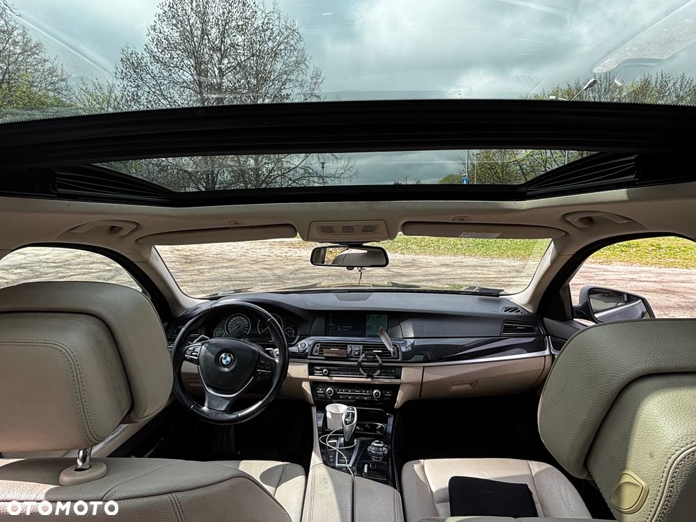 BMW Seria 5 525d xDrive - 9
