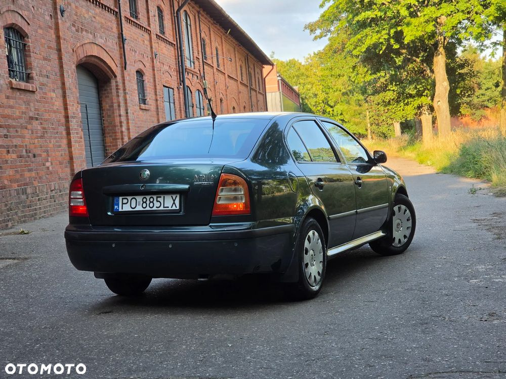 Skoda Octavia 1.6 Elegance - 4