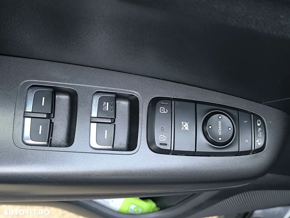Kia Sportage 2.0 DSL MT 4x4 PREMIUM - 16