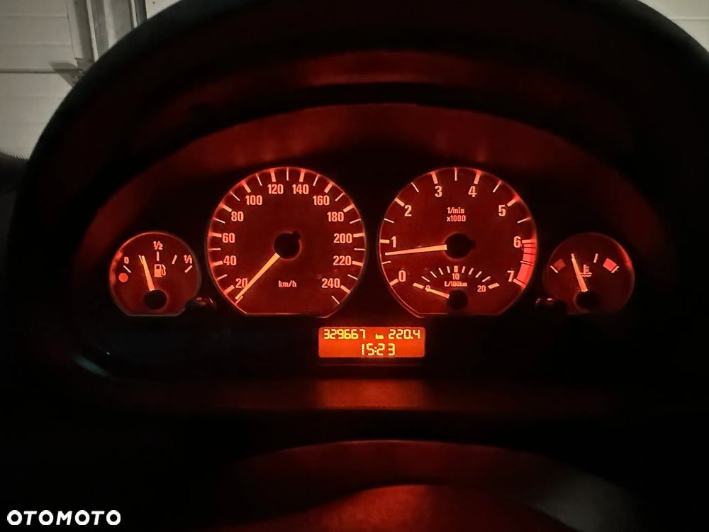 BMW Seria 3 330xi Edition Exclusive - 12