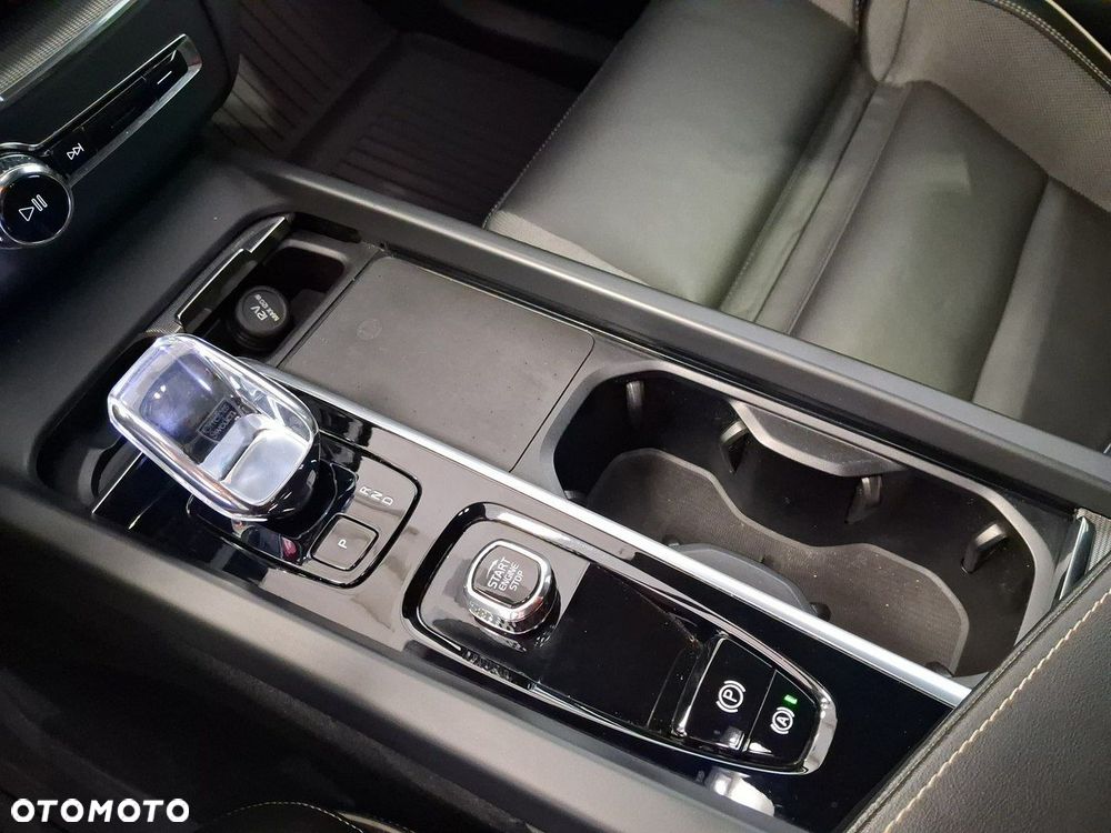Volvo XC 60 - 38