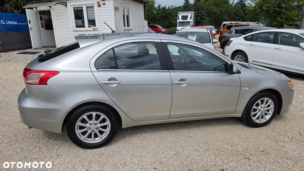 Mitsubishi Lancer 1.6 Invite - 15