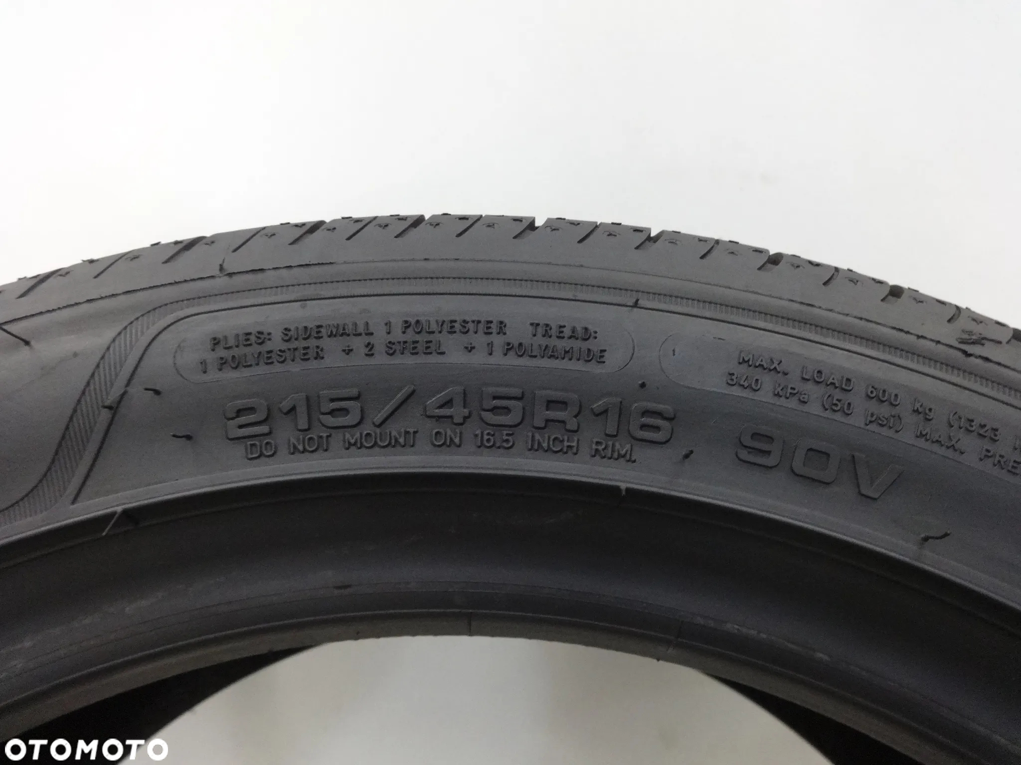 215/45/16 Goodyear EfficientGrip Performance 2 - 5