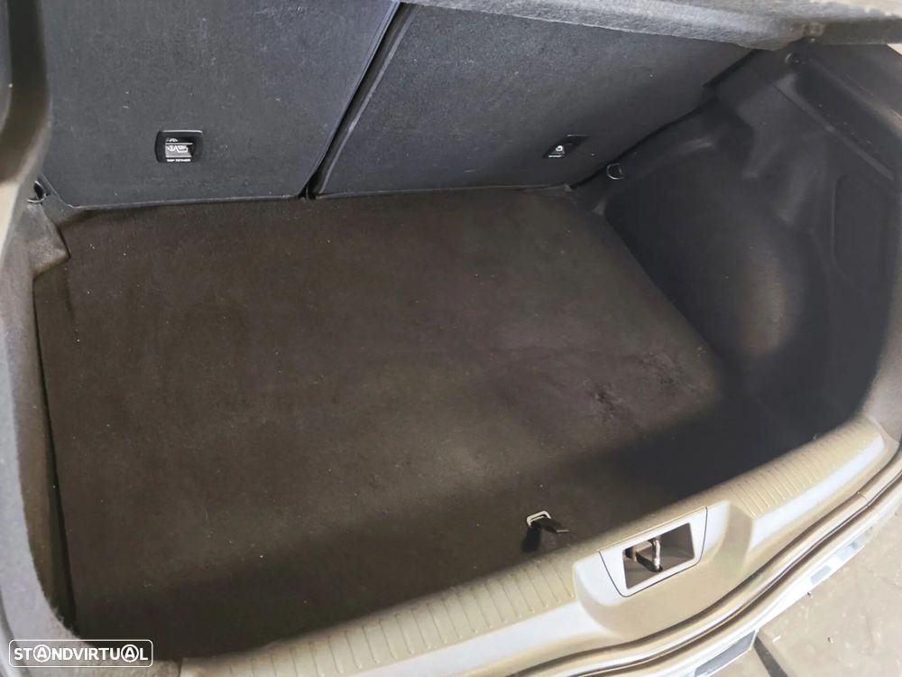 Renault Mégane ENERGY TCe 130 INTENS - 32