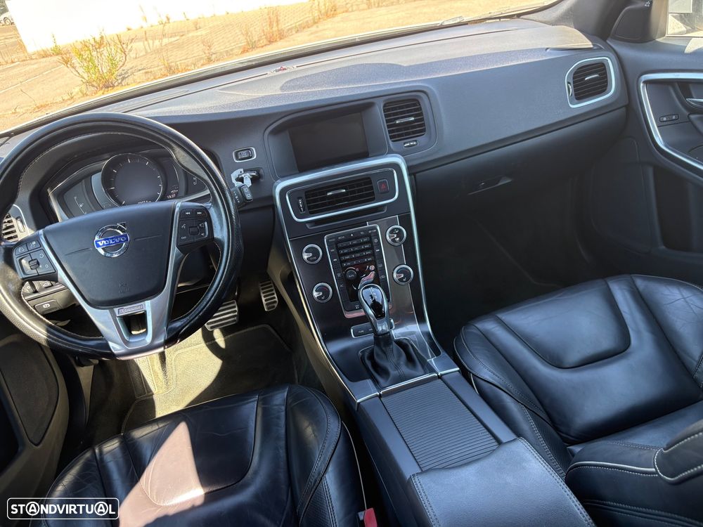 Volvo V60 2.4 D6 R-Design Sum.AWD Phev - 13