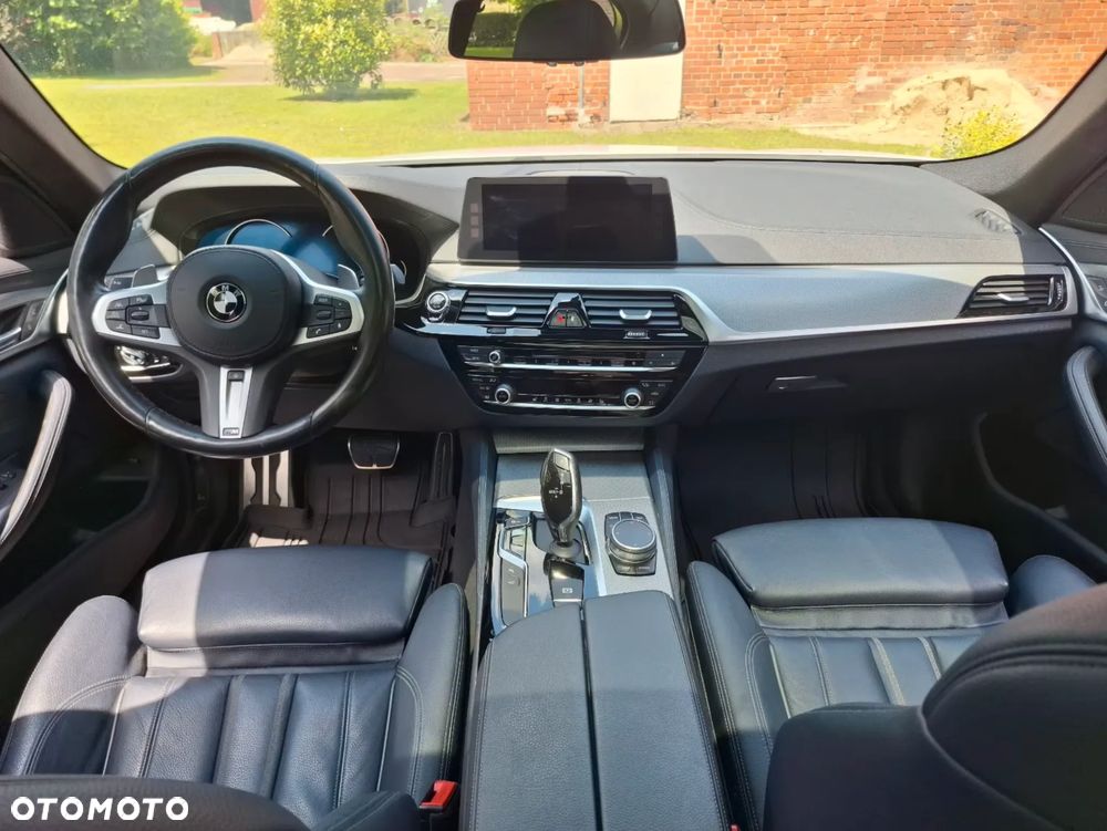 BMW Seria 5 540i xDrive GPF M Sport sport - 9