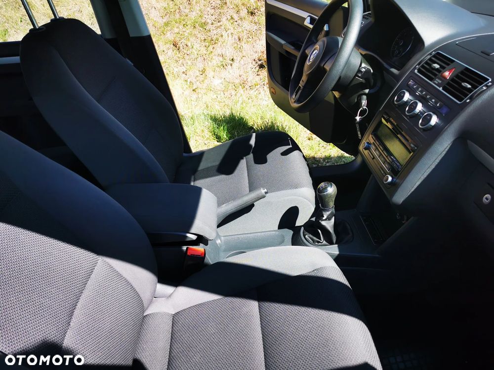 Volkswagen Touran - 8