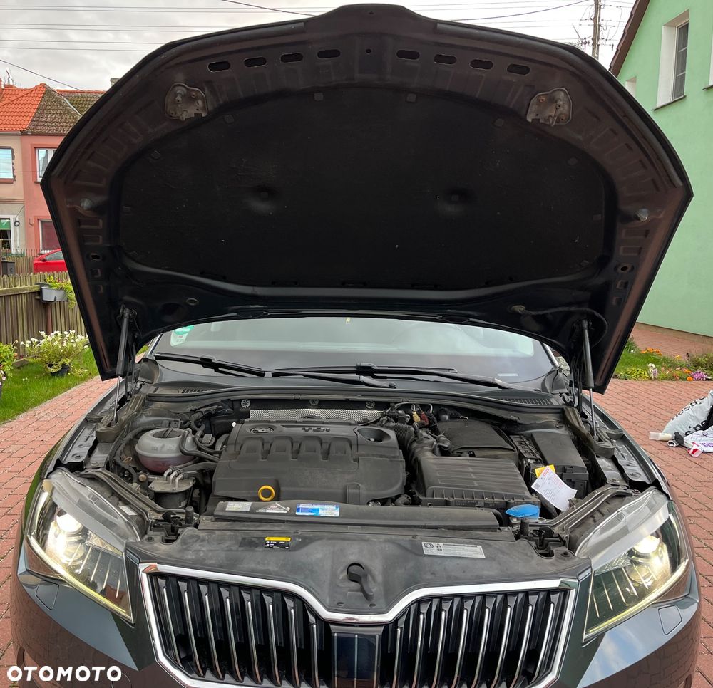Skoda Superb 2.0 TDI DSG Ambition - 37