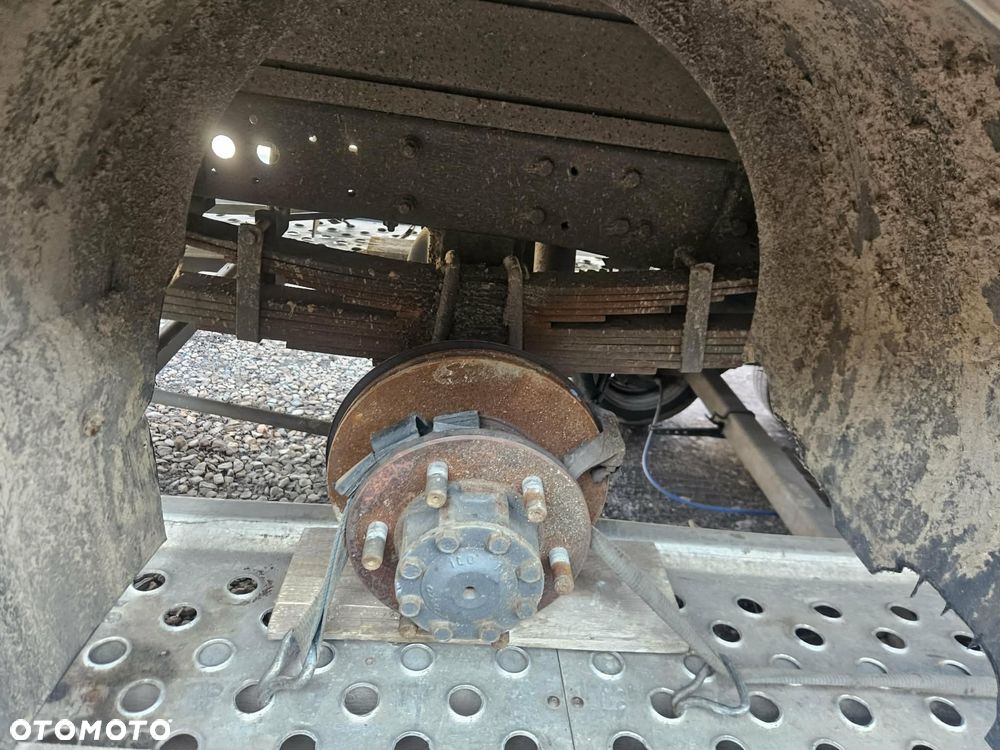 Iveco DAILY 35C18 CHŁODNIA  / KONTENER - 18