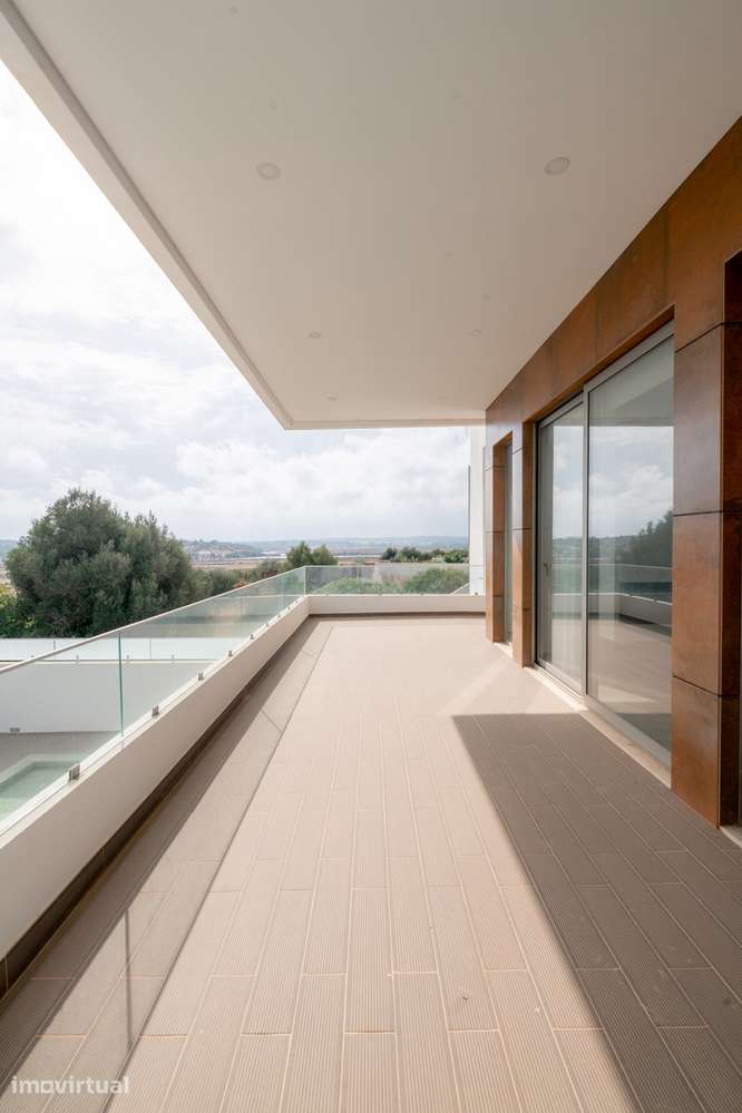 Moradia Contemporânea T3+1 em Mexilhoeira Grande, Portimão - Grande imagem: 3/49