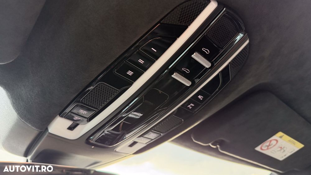 Porsche Panamera Turbo - 31