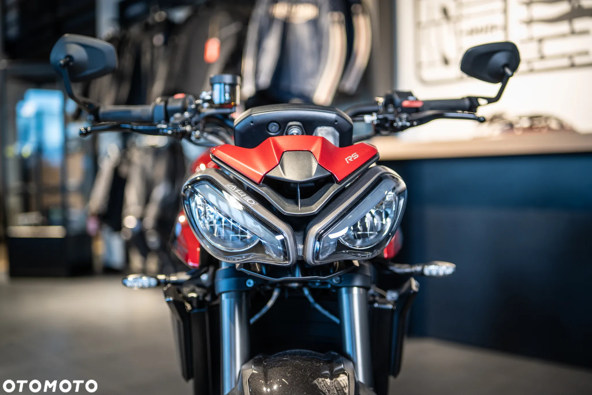 Triumph Street Triple - 23