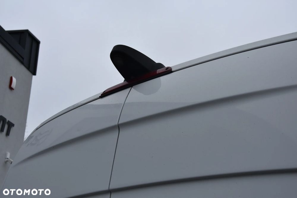 Mercedes-Benz Sprinter - 25