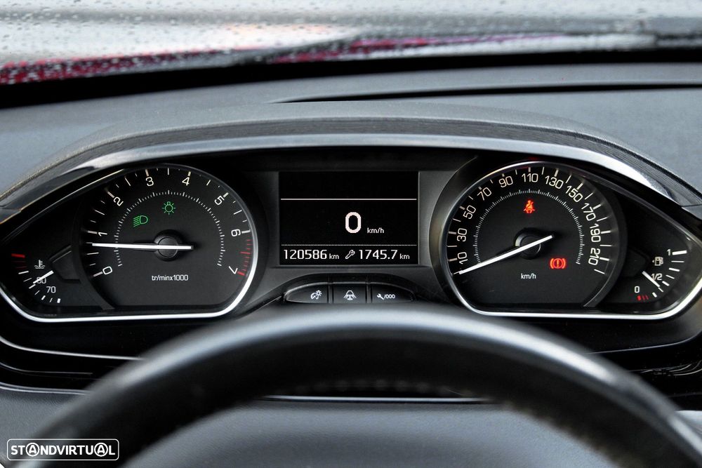 Peugeot 208 PureTech 82 Allure - 26