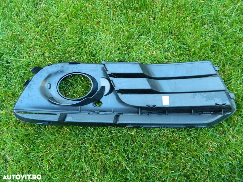 Grila proiector stanga Audi Q5 model 2012-2015 cod 8R0807681M - 3