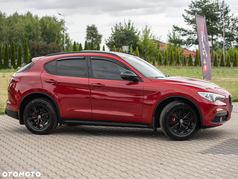 Alfa Romeo Stelvio - 12