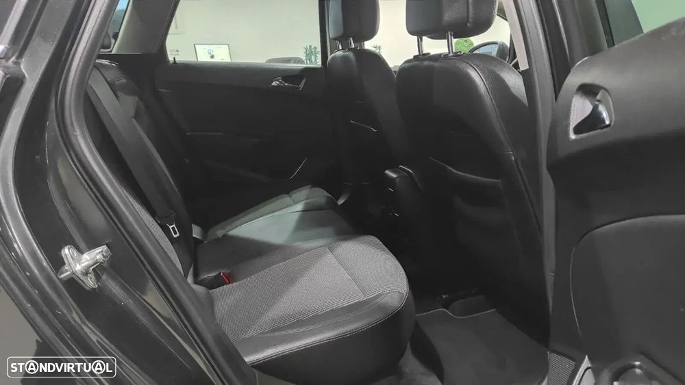 Opel Astra Sports Tourer - 20