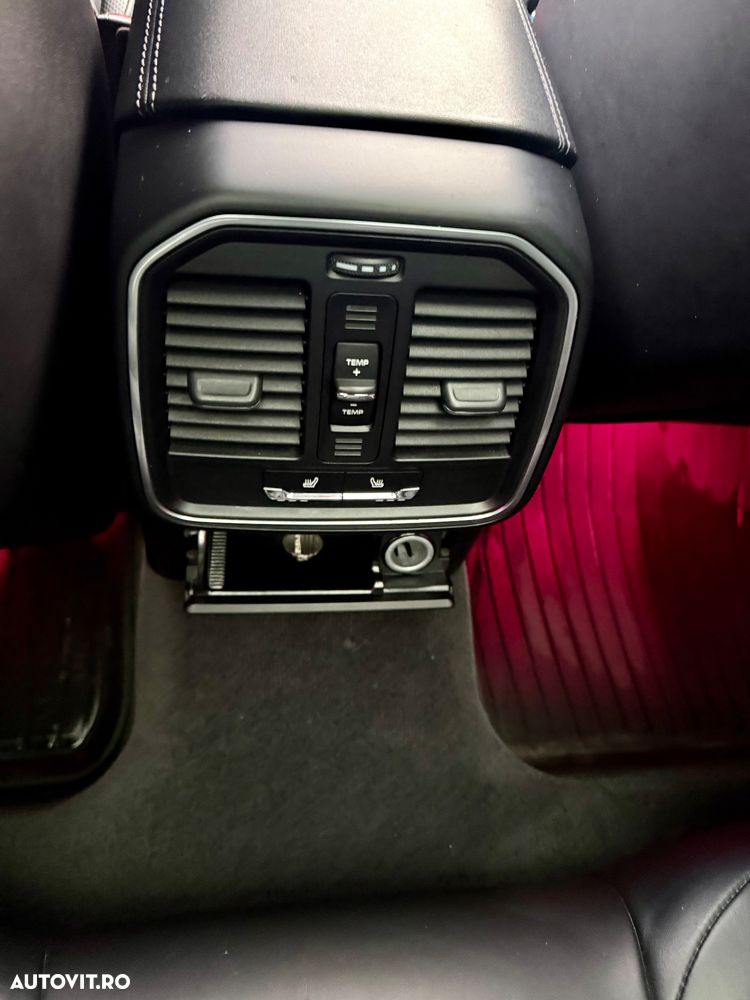 Porsche Macan - 26