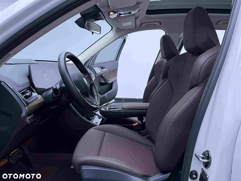 BMW iX1 xDrive30 xLine - 18