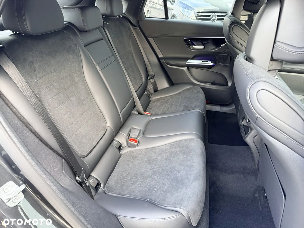 Mercedes-Benz GLC - 36