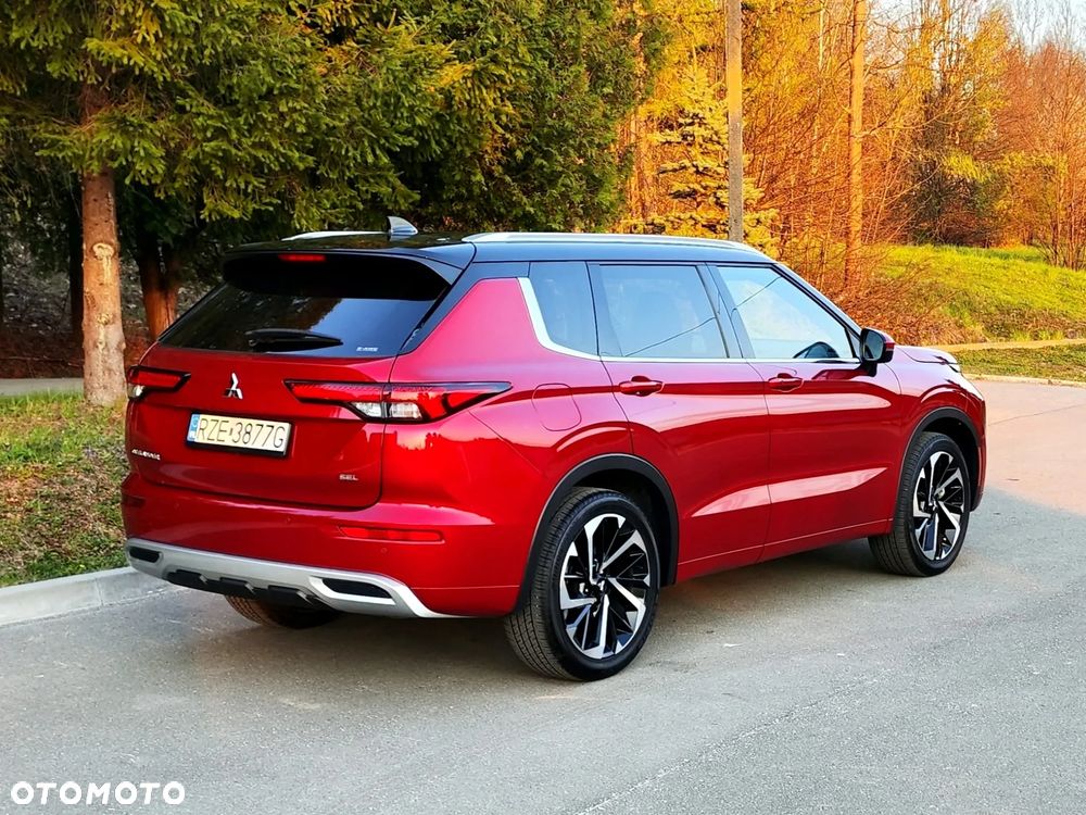 Mitsubishi Outlander - 4