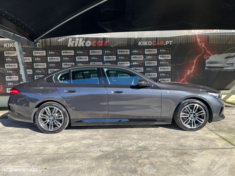 BMW 530 e Pack Desportivo M - 12