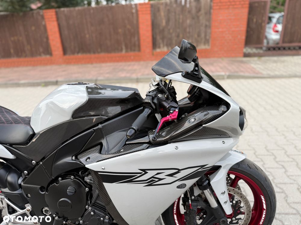 Yamaha R1 - 7