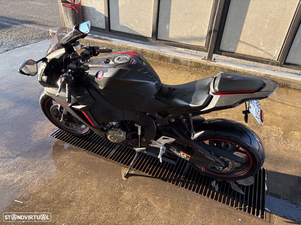 Honda Fireblade Cbr1000rr - 7