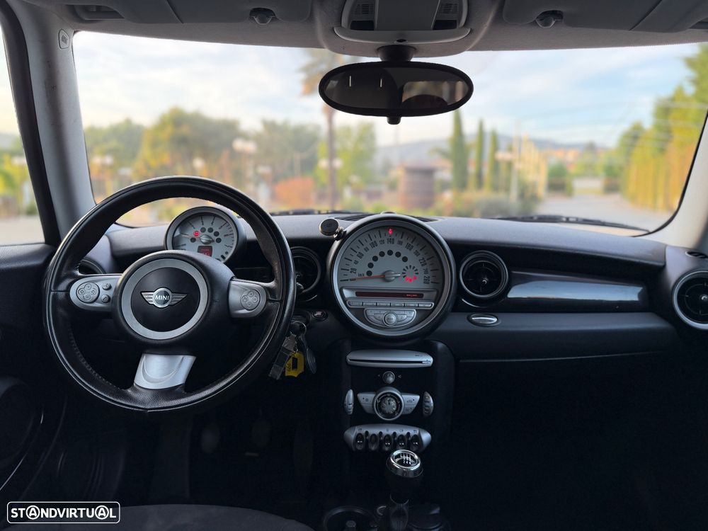 MINI 3 Portas Cooper D - 9