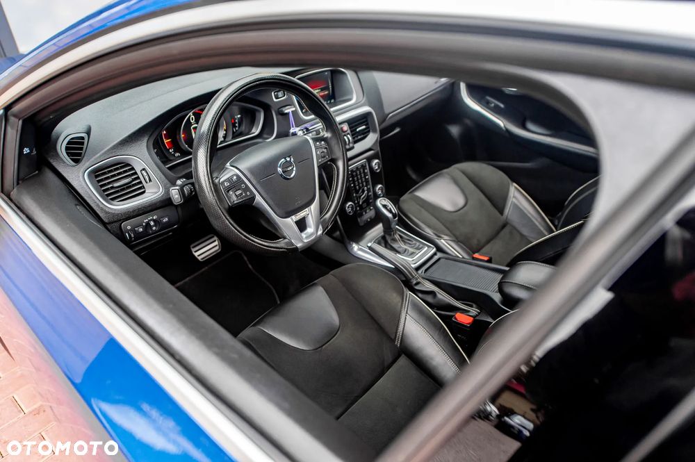 Volvo V40 D4 Geartronic RDesign - 18