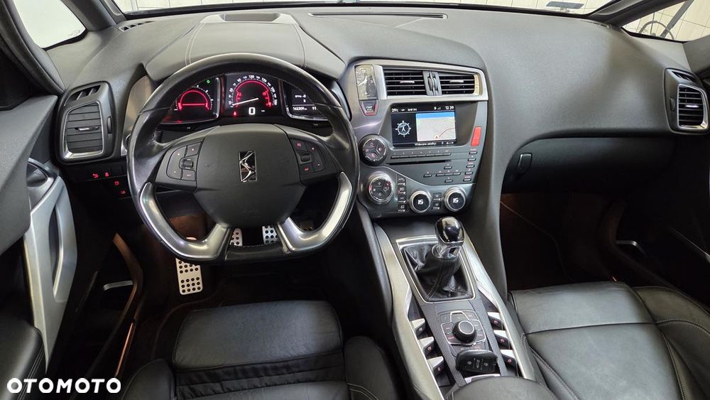 Citroën DS5 THP 200 SoChic - 11