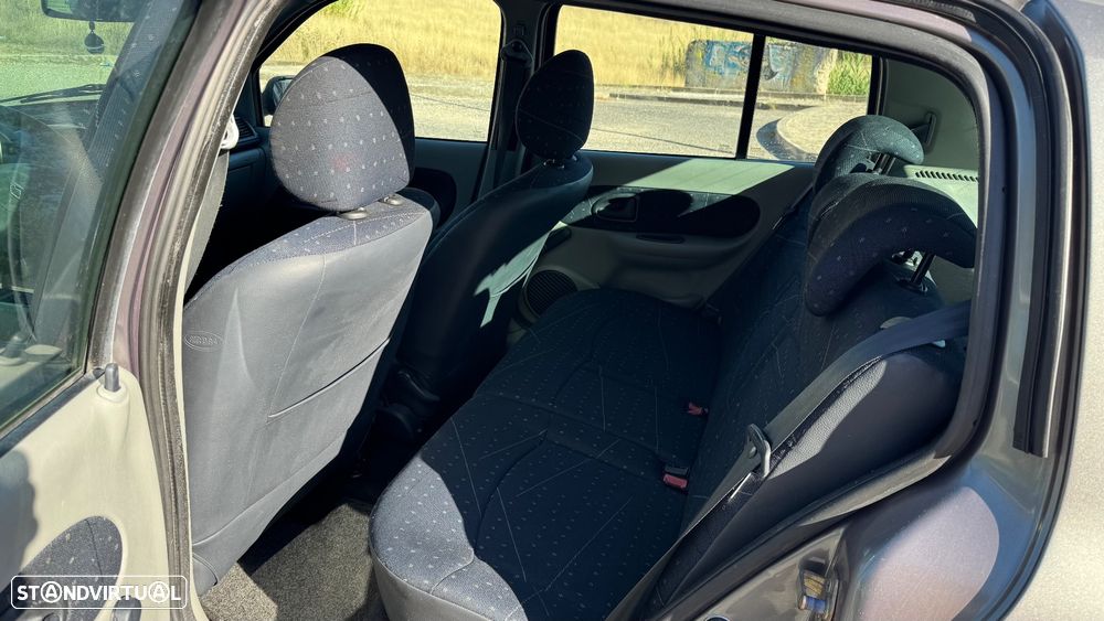 Renault Clio 1.2 16V Expression — fotografia 16