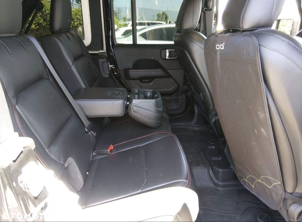 Jeep Wrangler - 10