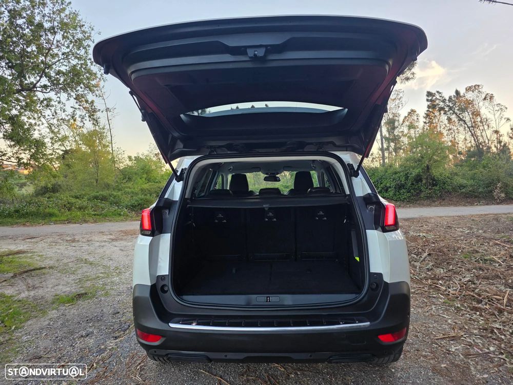 Peugeot 5008 1.2 PureTech Allure EAT6 - 17