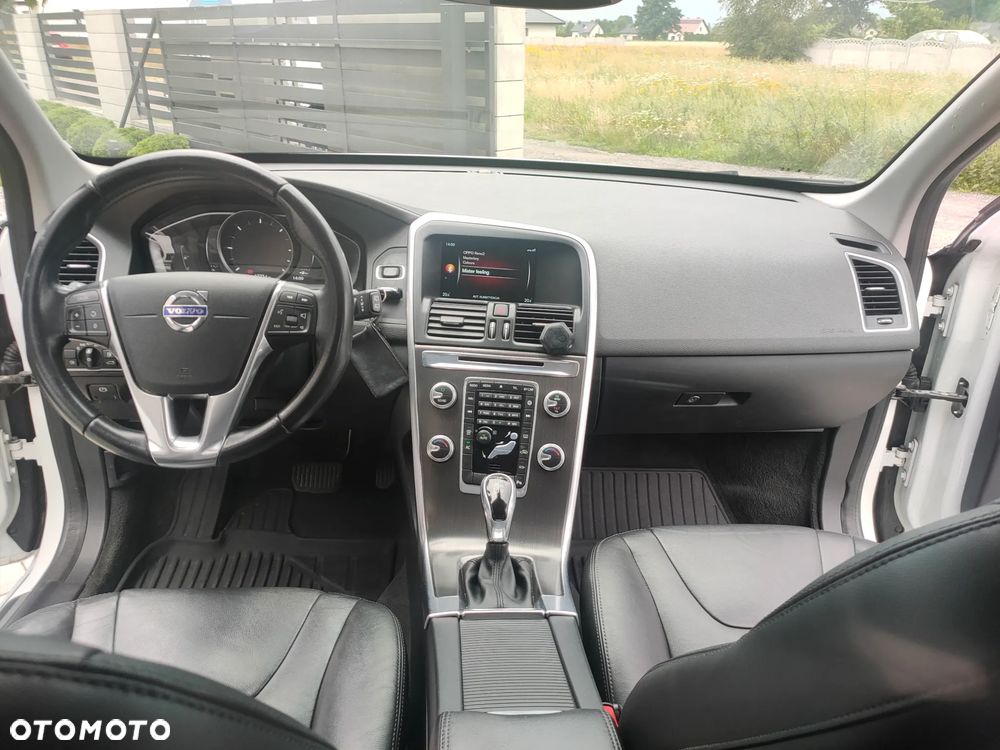 Volvo XC 60 D3 Drive-E Momentum - 16