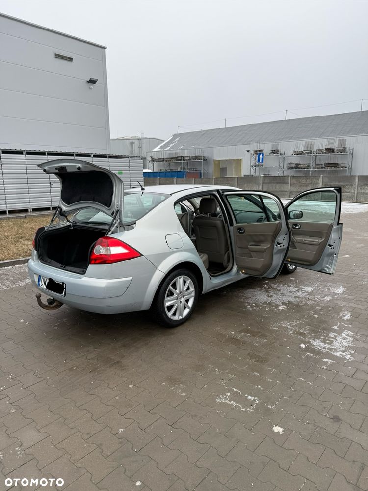 Renault Megane 1.6 Confort Privilege - 11